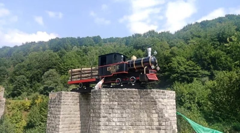 У Східниці відкрили макет паровоза на історичному місці
