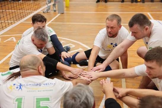 У Львові завершився І Чемпіонат України з волейболу сидячи серед ветеранів