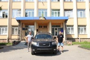 Дрогобицька РВА і волонтери передали позашляховик ЗСУ