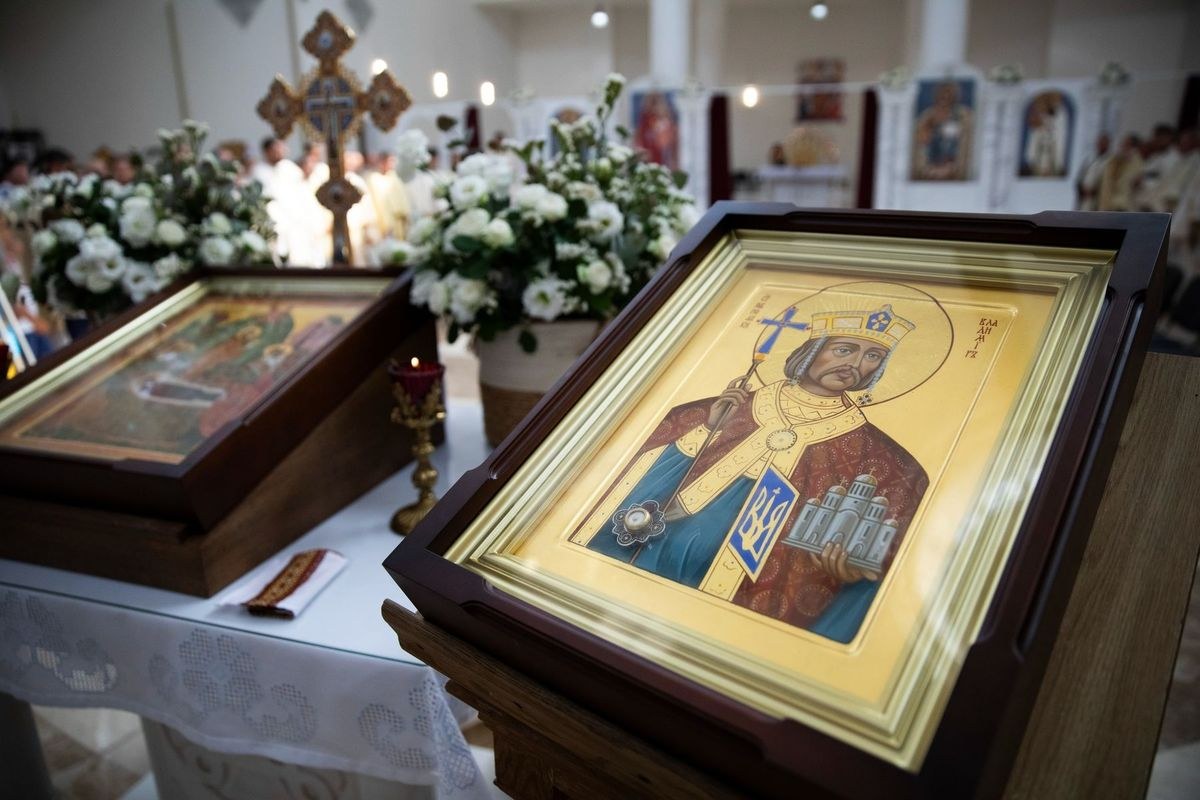 У Старому Самборі зустрінуть ікону з мощами