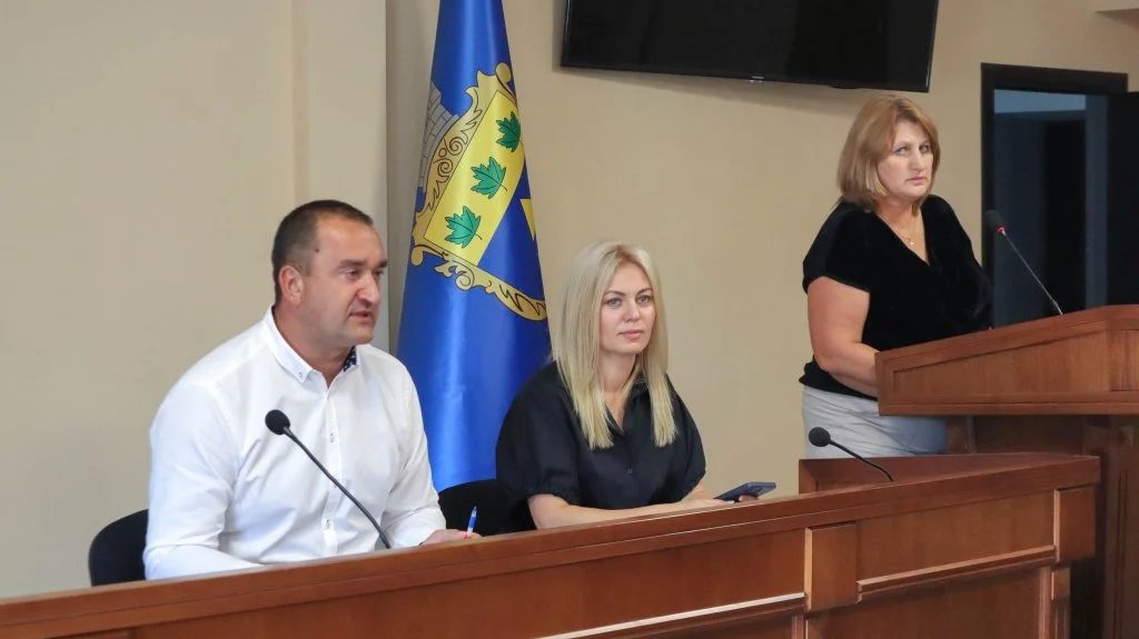 Новояворівська міськрада розглянула зміни до бюджету та підтримку військових