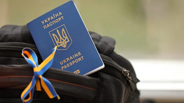 Суд у Мостиськах скасував відмову в перетині кордону працівником