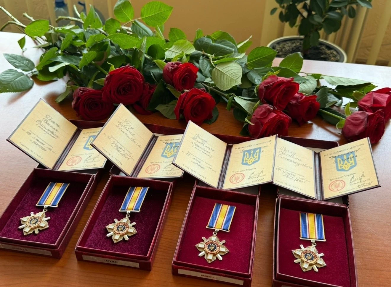 Ордени та медалі посмертно: у Самбірському районі нагородили полеглих воїнів - Гал-Інфо
