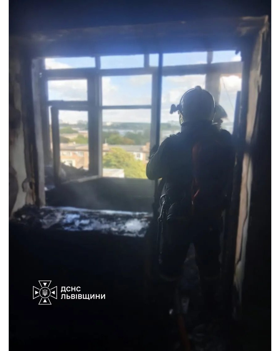 У Шептицькому в багатоповерхівці сталася пожежа
