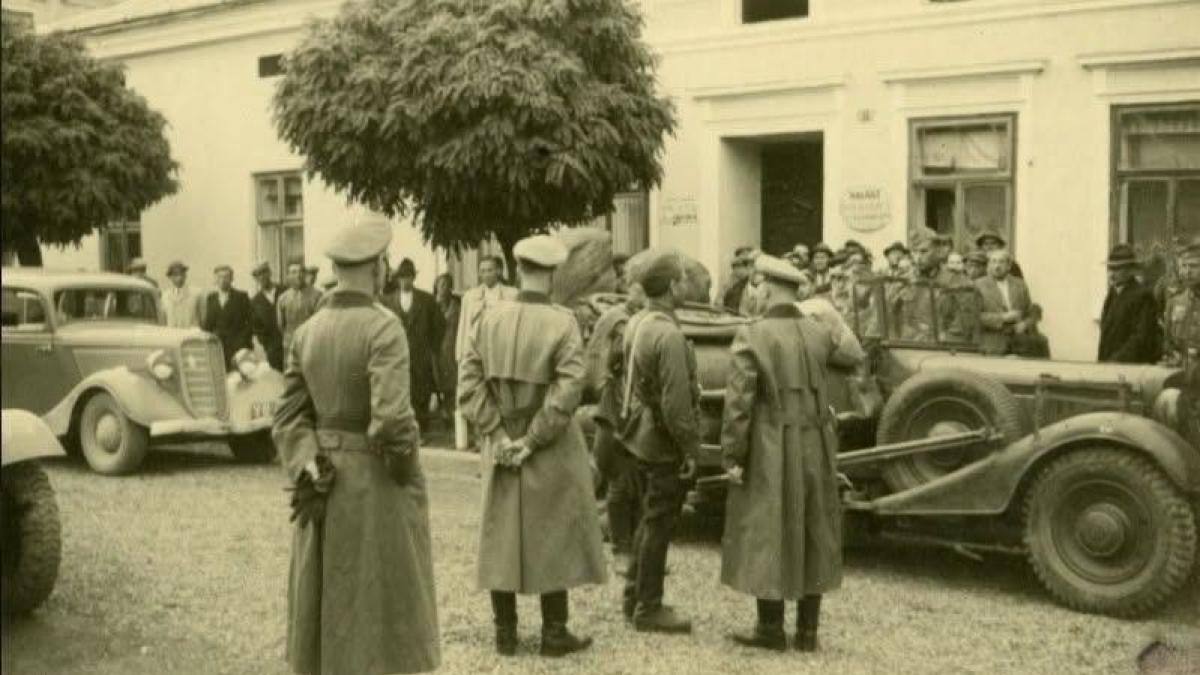 Передання влади у Стрию нацистськими військами радянським