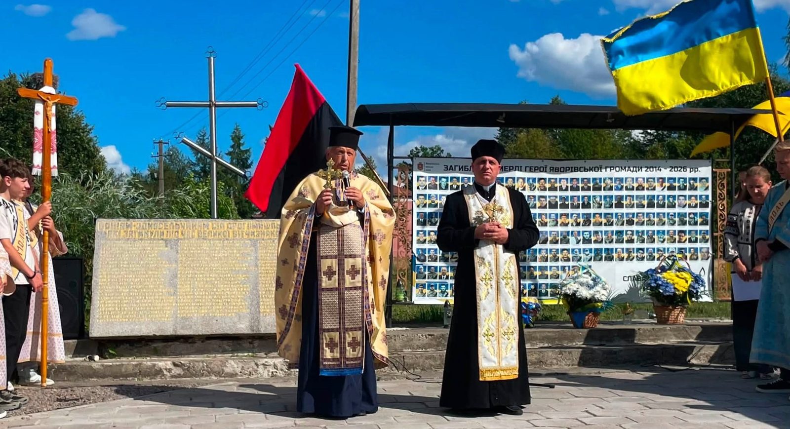 У Дрогомишлі відкрили алею пам’яті Героїв