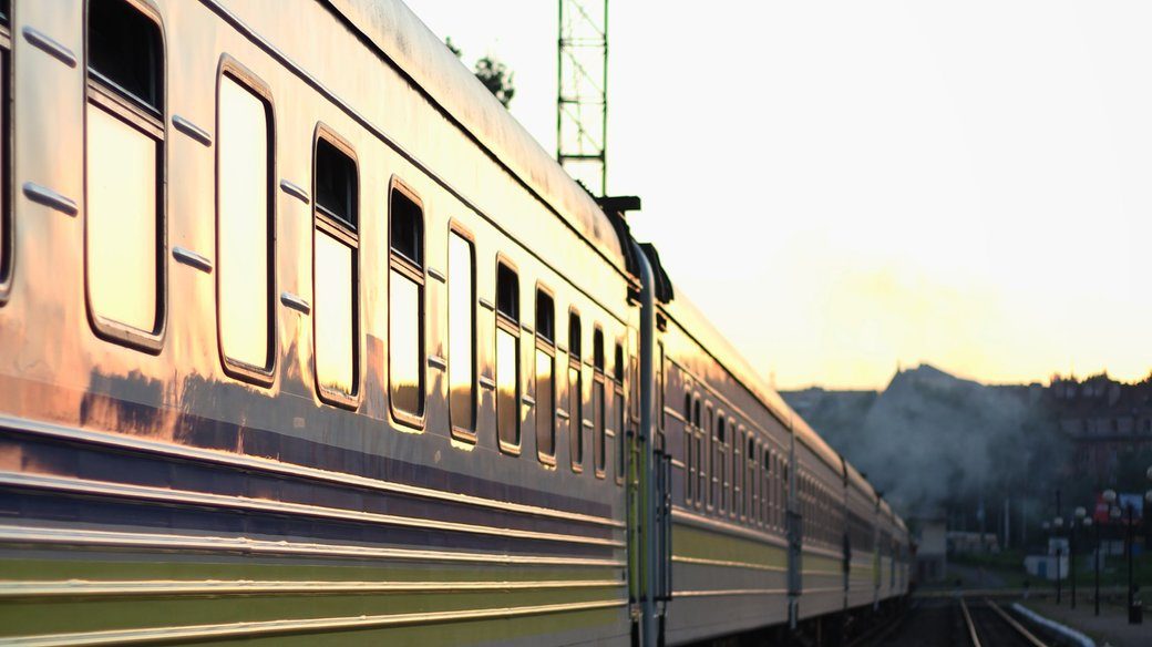 Зупинки поїздів у Стрию скасували: містяни обурені
