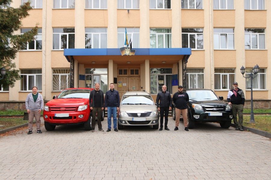 Автомобілі від Дрогобицької РВА передали захисникам
