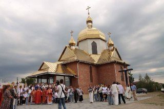 У мікрорайоні Дуброва освятили новий храм