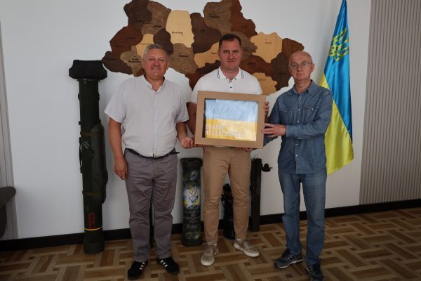 Борислав отримав копію історичного прапора Незалежності