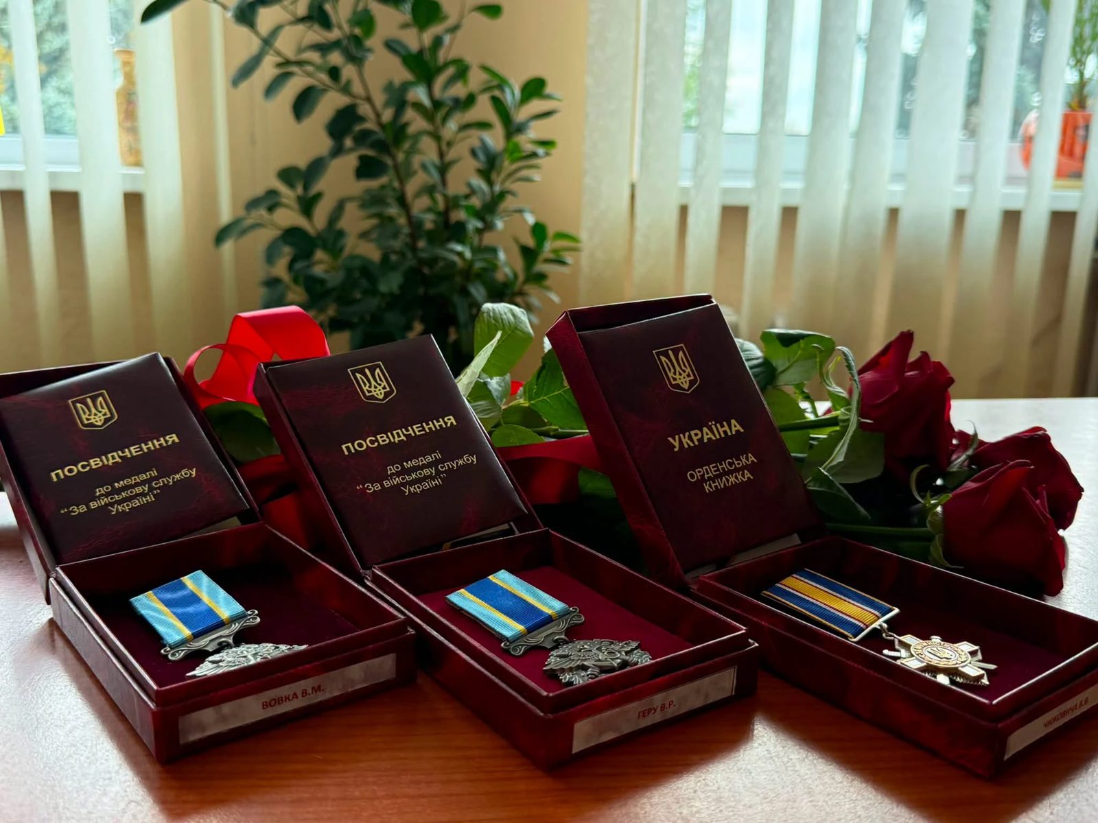 У Самборі родинам загиблих воїнів вручили державні нагороди.