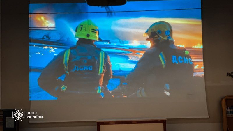 Українські рятувальники показали фільм про війну у Франції