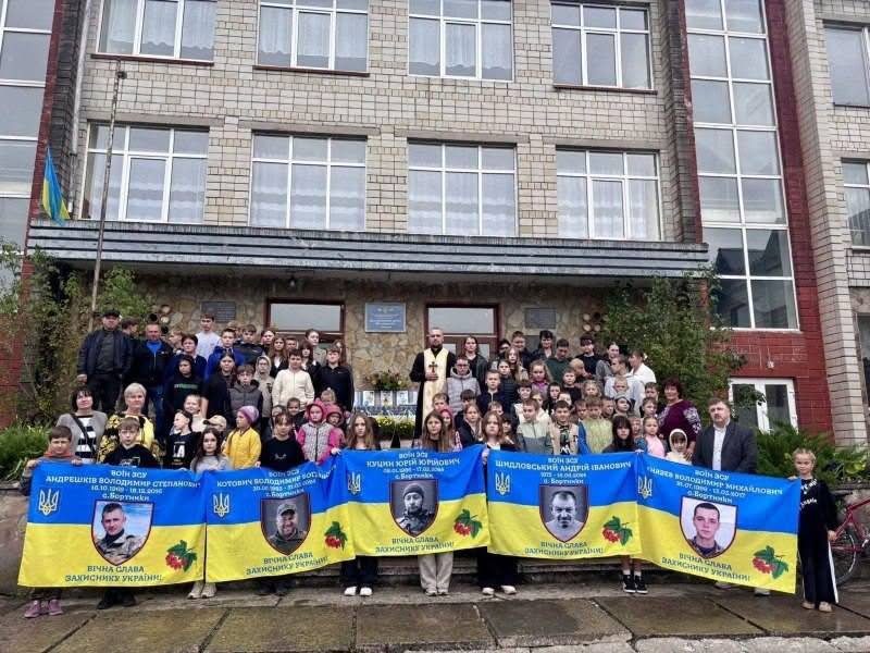 У селі Бортники відкрили меморіальні дошки загиблим воїнам