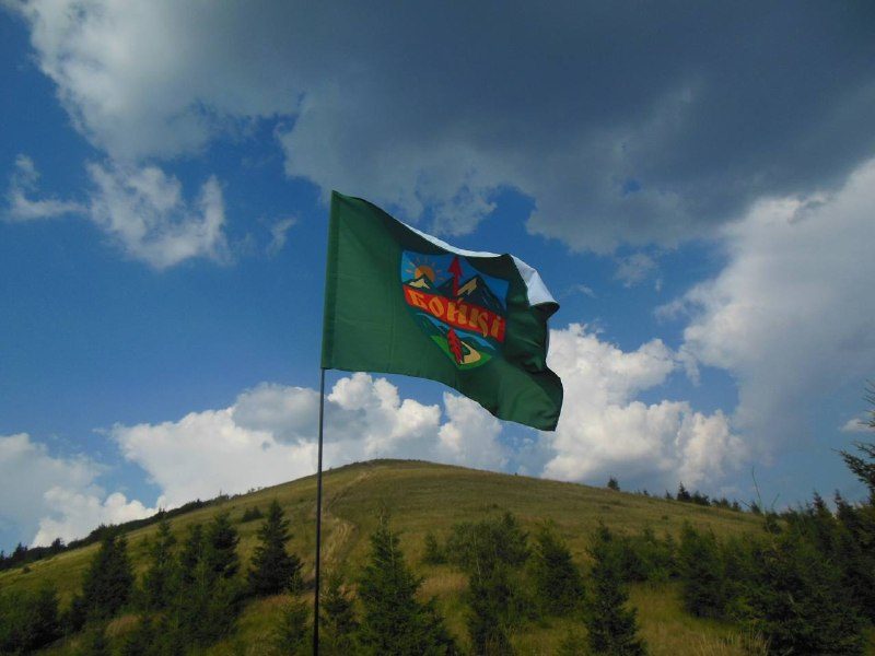Учні Дулібського ліцею вирушили в похід на гору Парашка